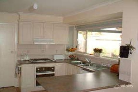 Property photo of 4 Beach Court Keysborough VIC 3173