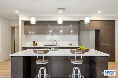 Property photo of 4 Pitsford Chase Aveley WA 6069