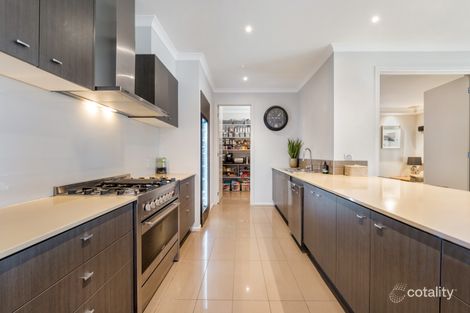 Property photo of 27 Niblick Circuit Sandhurst VIC 3977