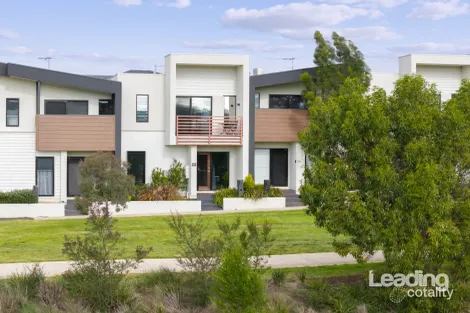 Property photo of 18 Collie Walk Sunbury VIC 3429