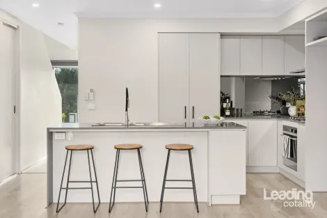 Property photo of 18 Collie Walk Sunbury VIC 3429