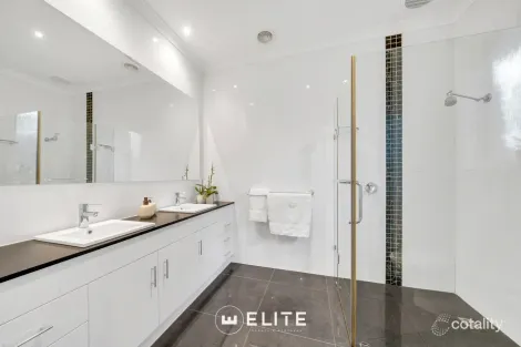 Property photo of 6 Ascot Rise Berwick VIC 3806