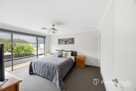 Property photo of 6 Moonstone Way Australind WA 6233