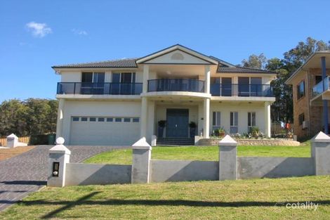 4 Hillside Dr, Tumbi Umbi, NSW 2261