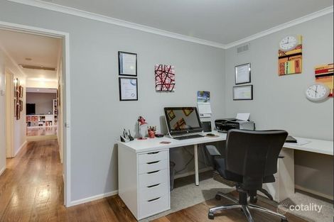 Property photo of 24 Thomas Crescent Cranbourne VIC 3977