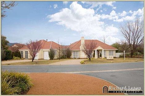 4 Bolger Pl, Kambah, ACT 2902