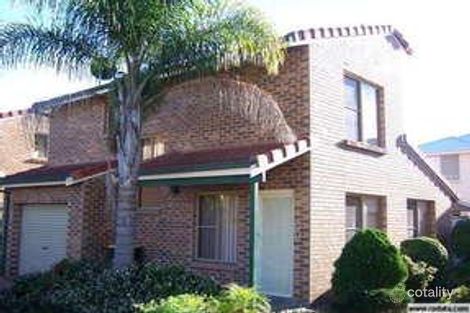 3/6 Tallegalla St, Unanderra, NSW 2526