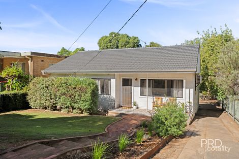59 Warrawong St, Kooringal, NSW 2650