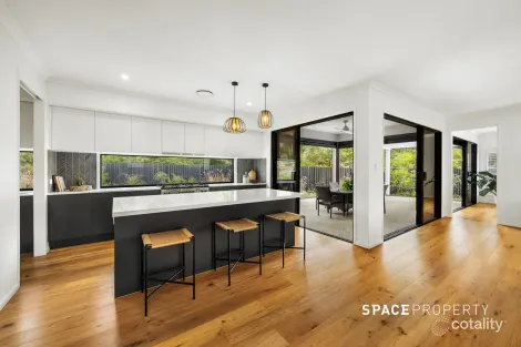 Property photo of 34 Sundown Circuit Upper Kedron QLD 4055