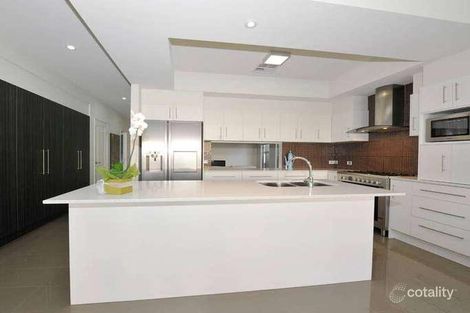17 Central Ave, Sherwood, QLD 4075