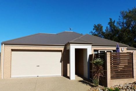 3 Birdie Pl, Thurgoona, NSW 2640