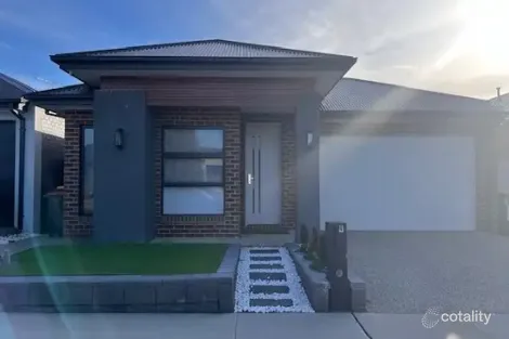 4 Harding St, Mickleham, VIC 3064