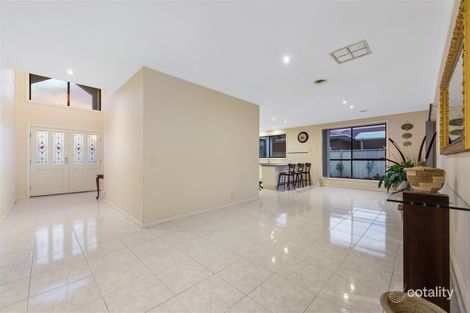 Property photo of 5 Answer Close Sydenham VIC 3037