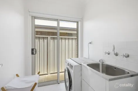 Property photo of 16 Pasanda Road Munno Para West SA 5115