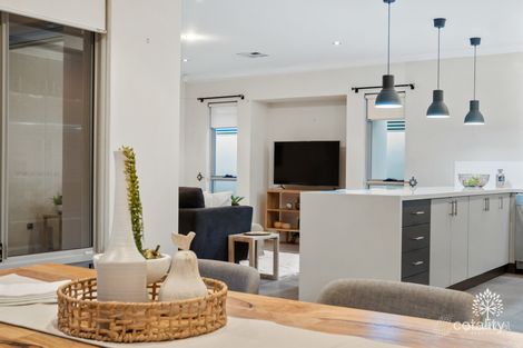 Property photo of 6 Parkfarm Drive South Guildford WA 6055