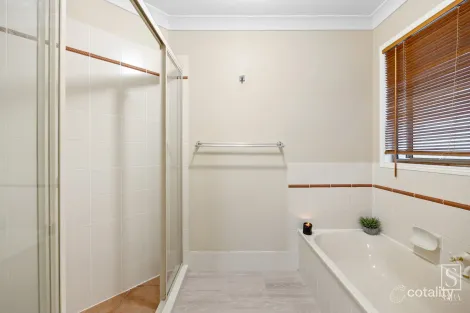 Property photo of 6 Wendouree Crescent Westlake QLD 4074