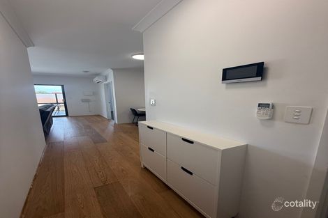 Property photo of 4/21 Homewood Street Cloverdale WA 6105