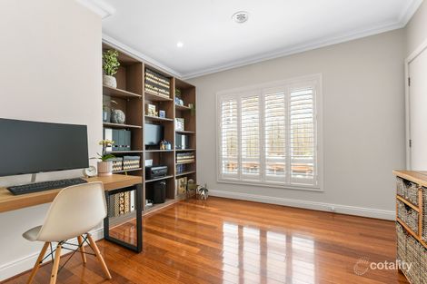 Property photo of 48 Huntingtower Crescent Mount Waverley VIC 3149