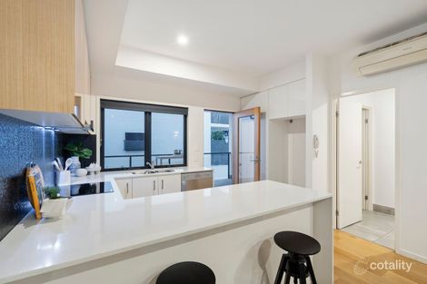 Property photo of 2/16 Shottery Street Yeronga QLD 4104
