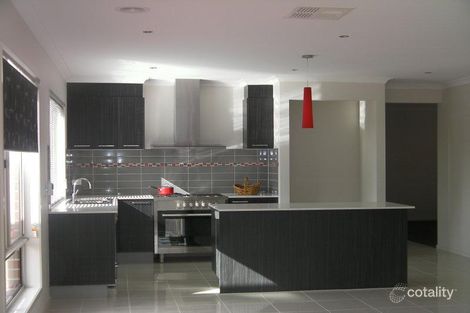 Property photo of 7 Paddys Place South Morang VIC 3752