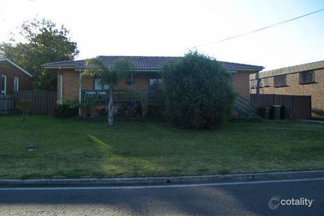 4 Mianga Cres, Unanderra, NSW 2526