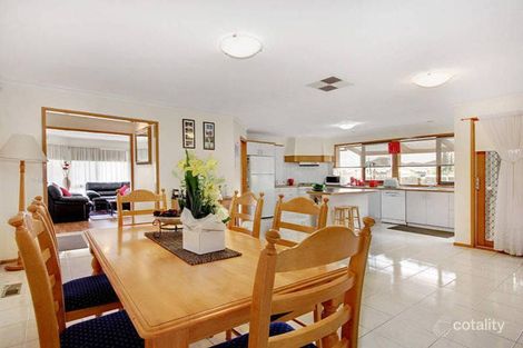 Property photo of 6 Blake Close Delahey VIC 3037