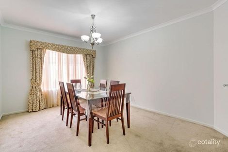 Property photo of 4 Yanga Lane Taylors Hill VIC 3037