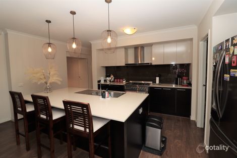 Property photo of 19 Calypso Drive Mickleham VIC 3064