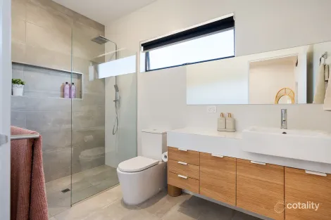 Property photo of 5 Jarrod Drive McKenzie Hill VIC 3451