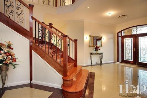 Property photo of 73 Linacre Crescent Carindale QLD 4152