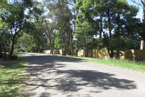 8 Winter St, Gordon, VIC 3345