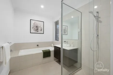 Property photo of 27 Bluejay Road Doreen VIC 3754