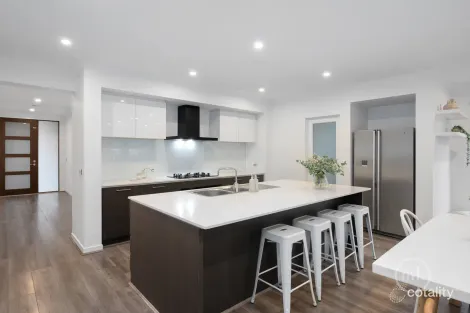 Property photo of 27 Bluejay Road Doreen VIC 3754