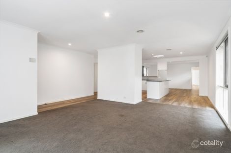 Property photo of 10 Firetail Court Carrum Downs VIC 3201