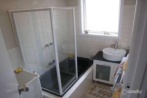 Property photo of 34 Hillside Avenue Dandenong North VIC 3175