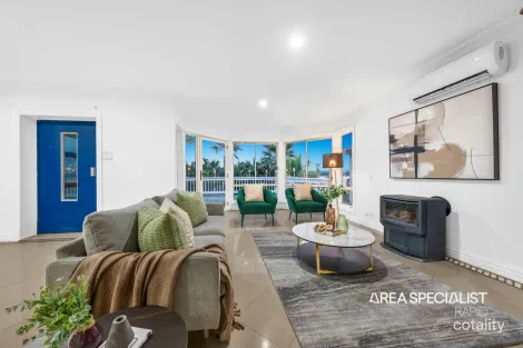 Property photo of 3 Redleaf Close Hampton Park VIC 3976