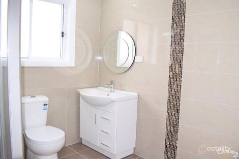 Property photo of 10 Weeroona Road Edensor Park NSW 2176