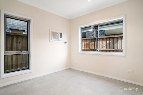 Property photo of 4 Samuel Court Carnes Hill NSW 2171