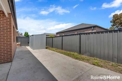 Property photo of 37 Peppertree Parade Craigieburn VIC 3064