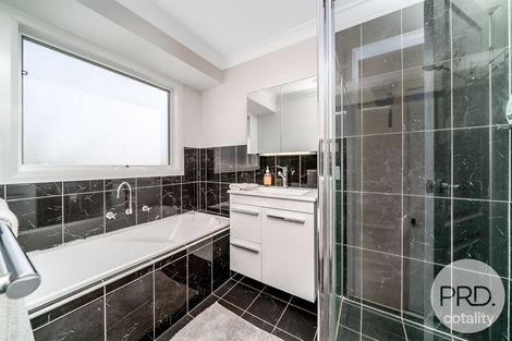 Property photo of 2/2-3 Larra Place Bourkelands NSW 2650
