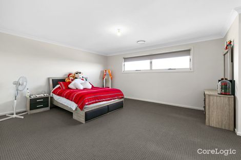 Property photo of 21 Grenfell Place Colebee NSW 2761