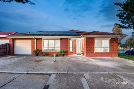 Property photo of 18 Oarsome Drive Delahey VIC 3037