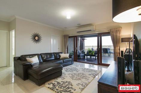Property photo of 35 Nature Circuit Cranbourne North VIC 3977