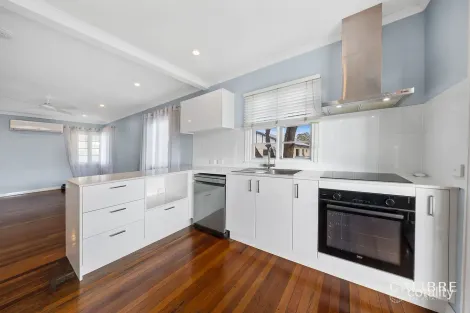 Property photo of 6 Logan Avenue Oxley QLD 4075