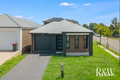 Property photo of 2 Cassio Way Rosemeadow NSW 2560