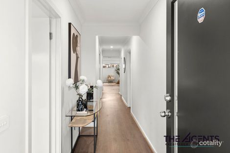 Property photo of 51 Keira Circuit Werribee VIC 3030