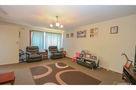 Property photo of 8 Whiteman Place Windradyne NSW 2795