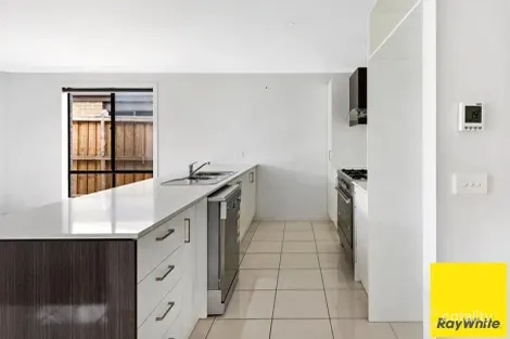Property photo of 117 Park Orchard Drive Pakenham VIC 3810