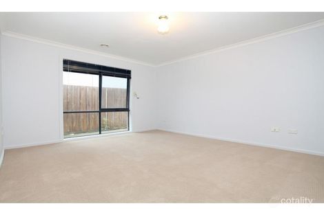 Property photo of 35 Nutwood Crescent Derrimut VIC 3026
