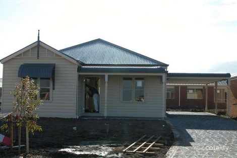 Property photo of 24 Paperbark Drive Pakenham VIC 3810